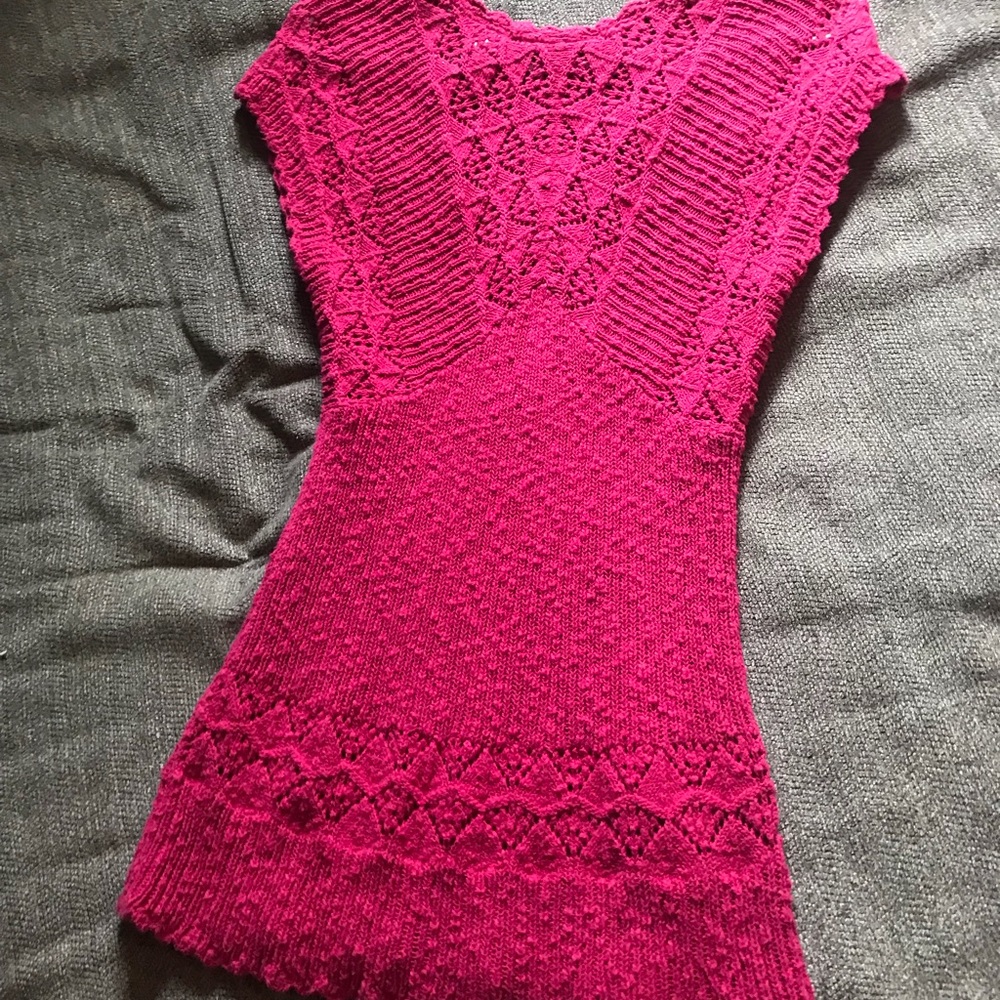 Tank/sweater. - Picture 2 of 4